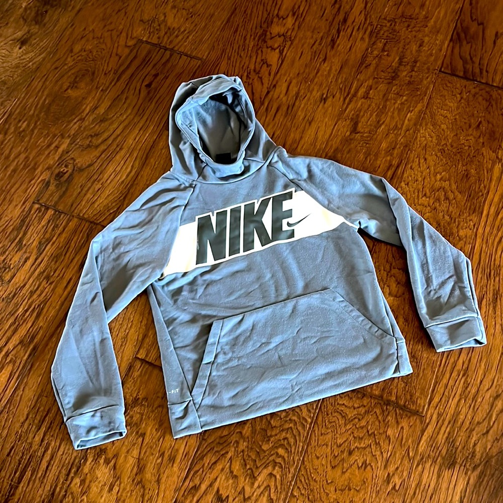 Nike boys hoodie size large